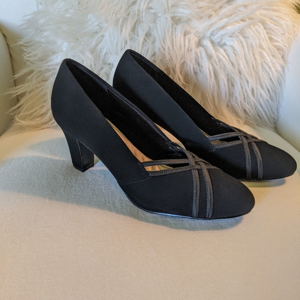 Black Easy Street pumps with memory foam.